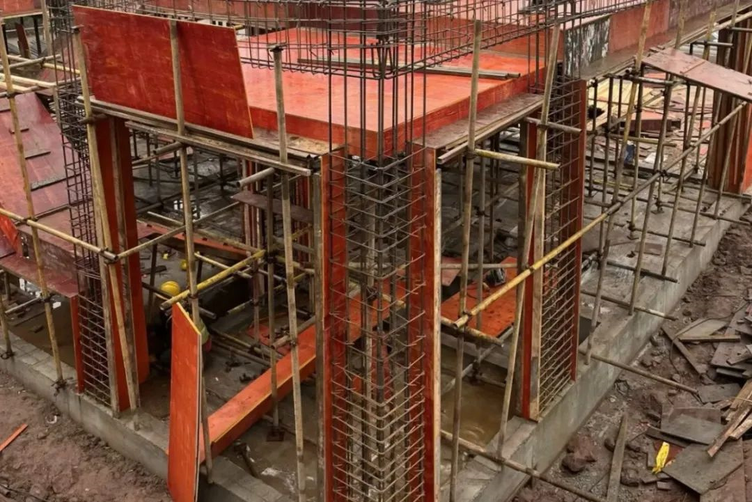 1756348306612862.jpg 640.jpg